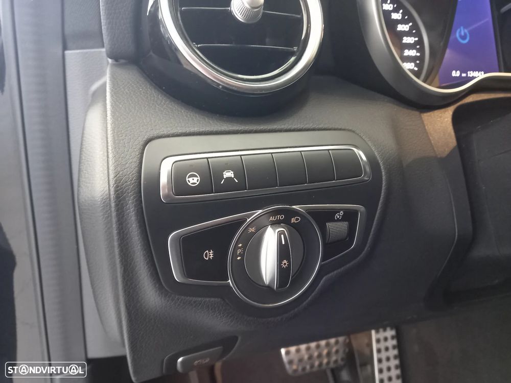 Mercedes-Benz C 300 BlueTEC Hybrid AMG Line - 13
