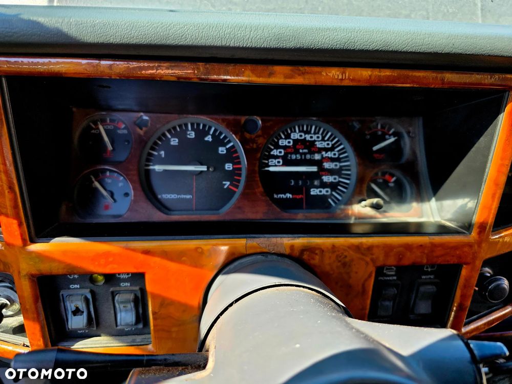 Jeep Cherokee - 10