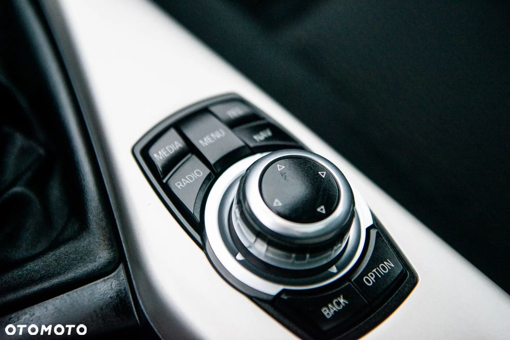 BMW Seria 1 118i Sport Line - 26
