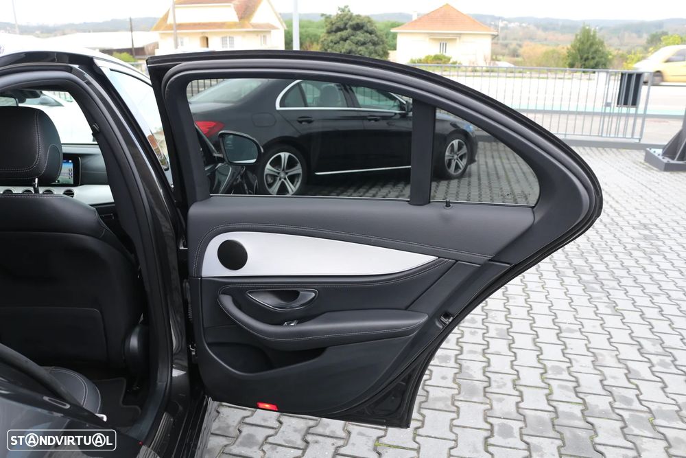 Mercedes-Benz E 300 de AMG Line - 42