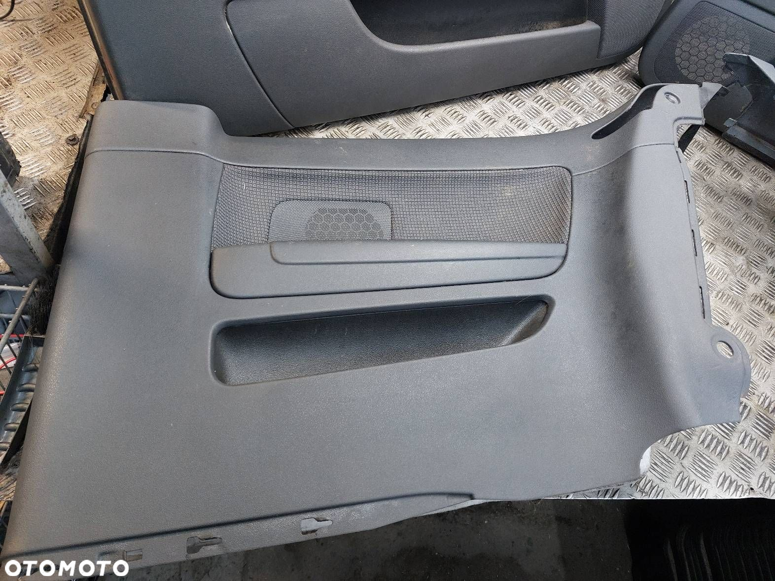 BOCZEK BOCZKI DRZWI KOMPLET AUDI A3 8P HB 3D - 8