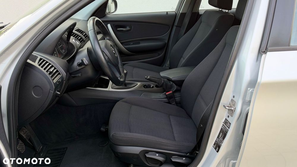 BMW Seria 1 - 21