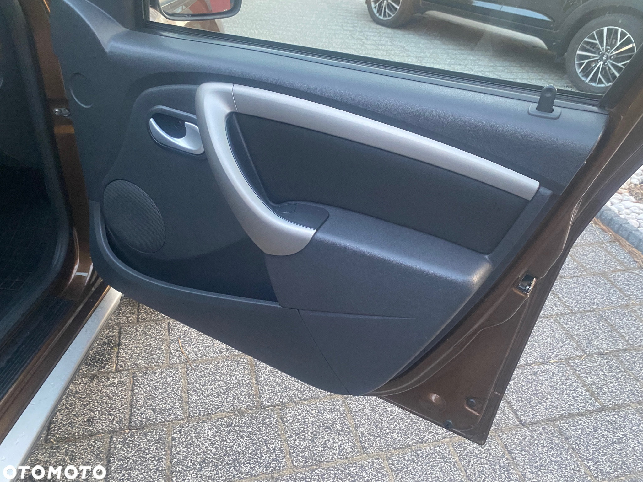 Dacia Duster 1.6 16V 4x2 Prestige - 18