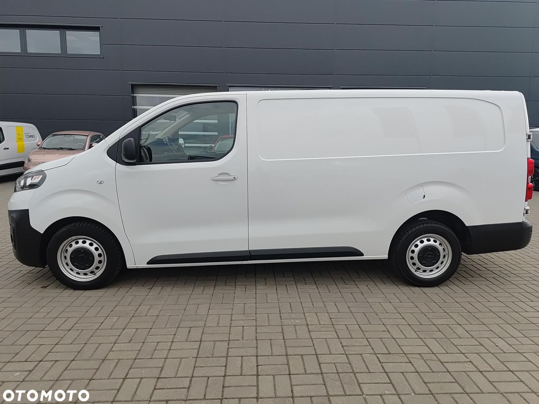Opel Vivaro - 10
