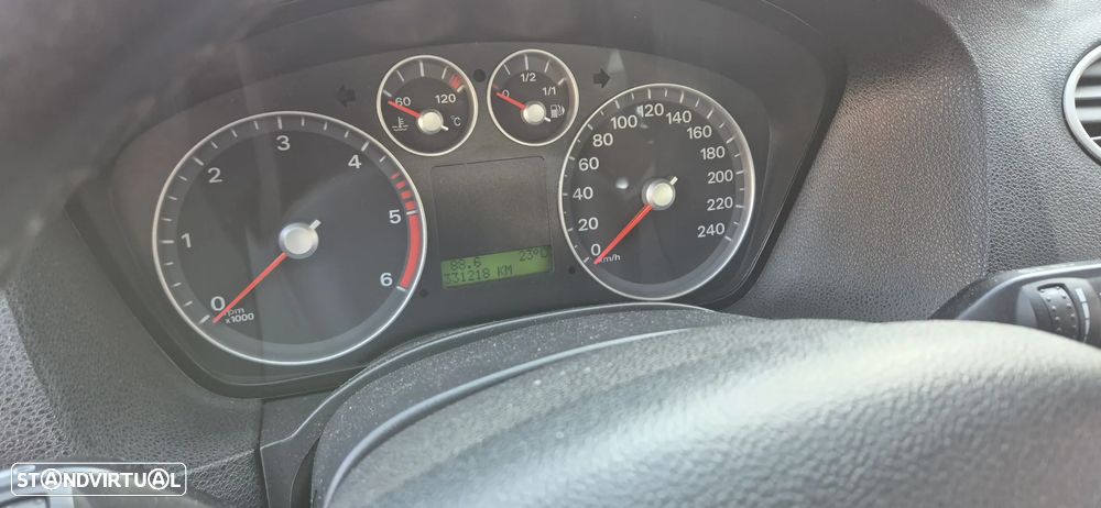 Ford Focus SW 1.6 TDCi Zetec - 11