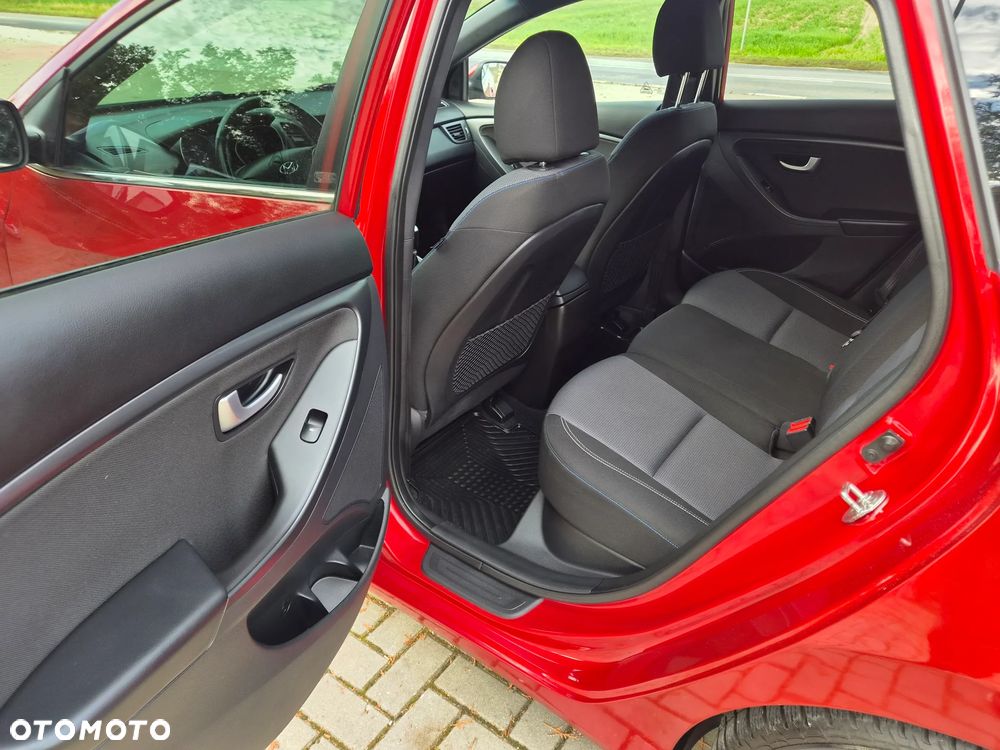 Hyundai i30 i30cw 1.6 Fifa World Cup Edition - 11