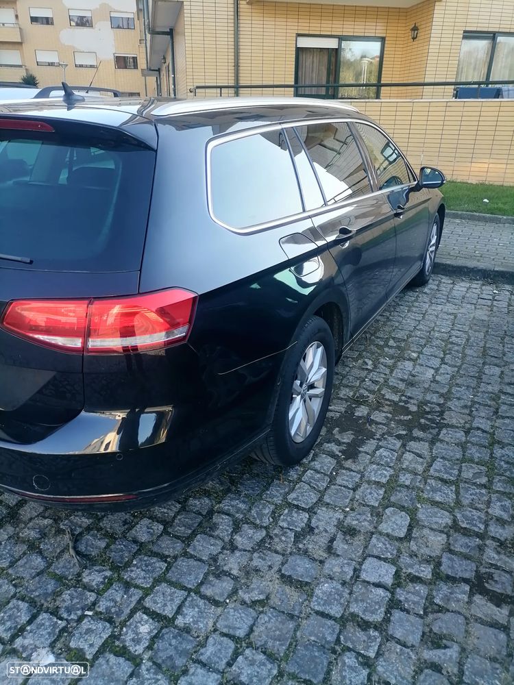 VW Passat Variant 1.6 TDI Confortline DSG - 4