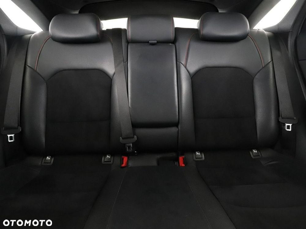 Kia ProCeed 1.6 T-GDI GT DCT - 19