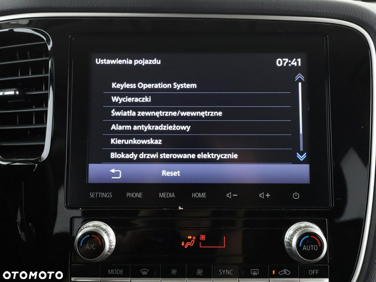 Mitsubishi Outlander 2.4 4WD Plug-In Hybrid Spirit - 25