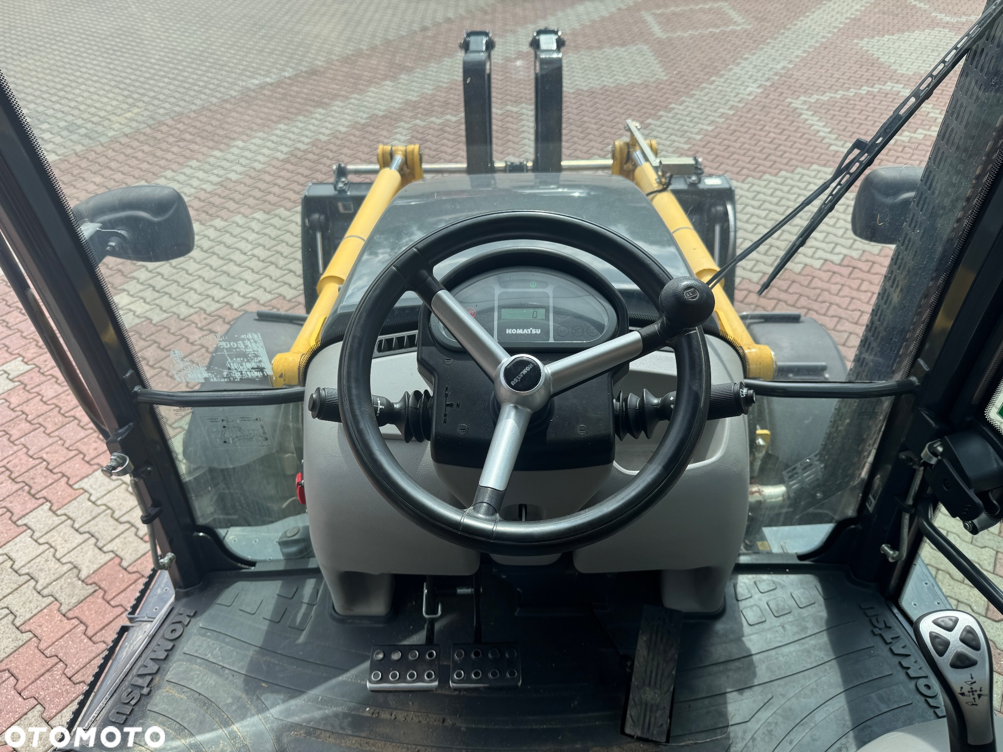 Komatsu WB 97R - 19