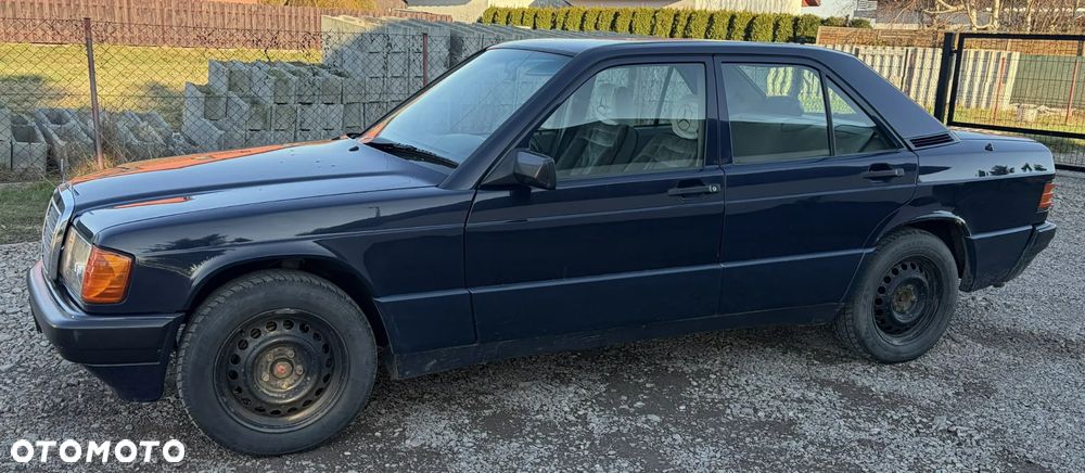 Mercedes-Benz W201 (190) - 3