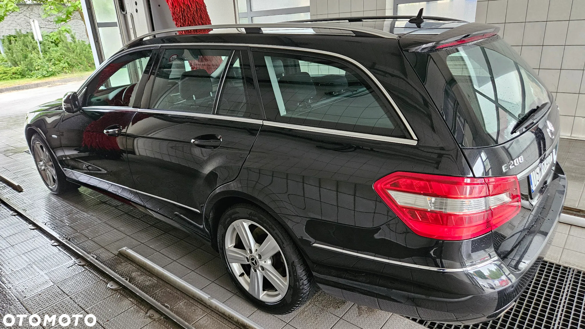 Mercedes-Benz Klasa E 200 T CGI BlueEFFICIENCY Automatik Elegance - 17
