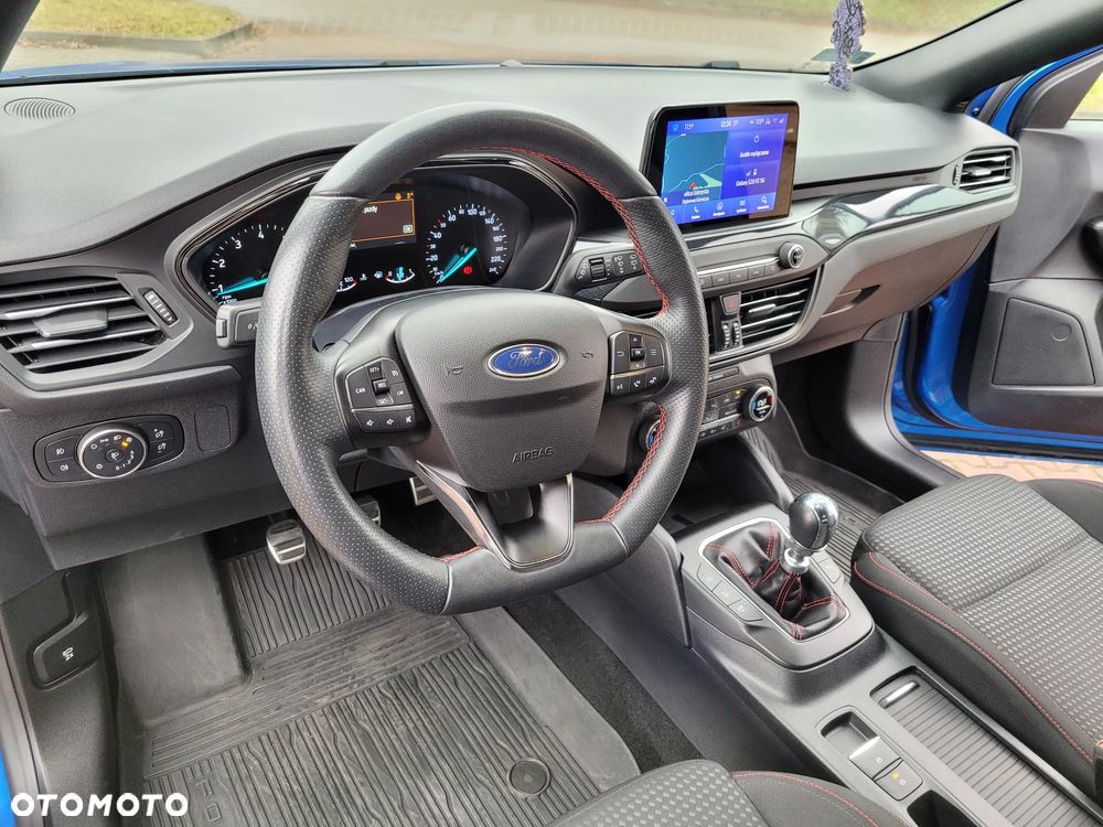 Ford Focus 1.0 EcoBoost mHEV ST-Line X - 24