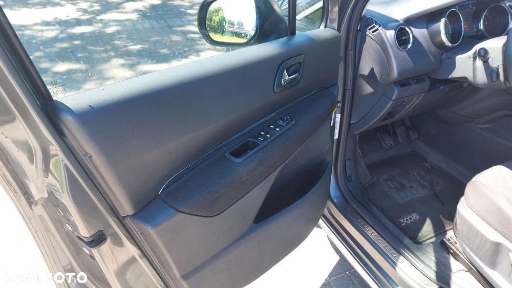 Peugeot 3008 1.6 HDi Premium - 6