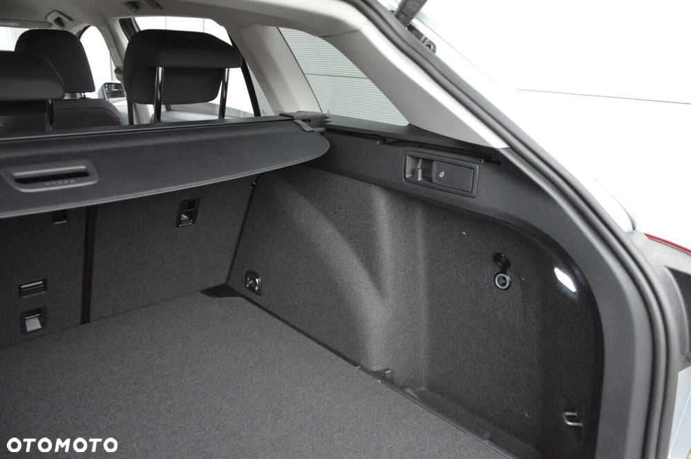 Volkswagen Golf Variant 1.5 eTSI mHEV Life Plus DSG - 21