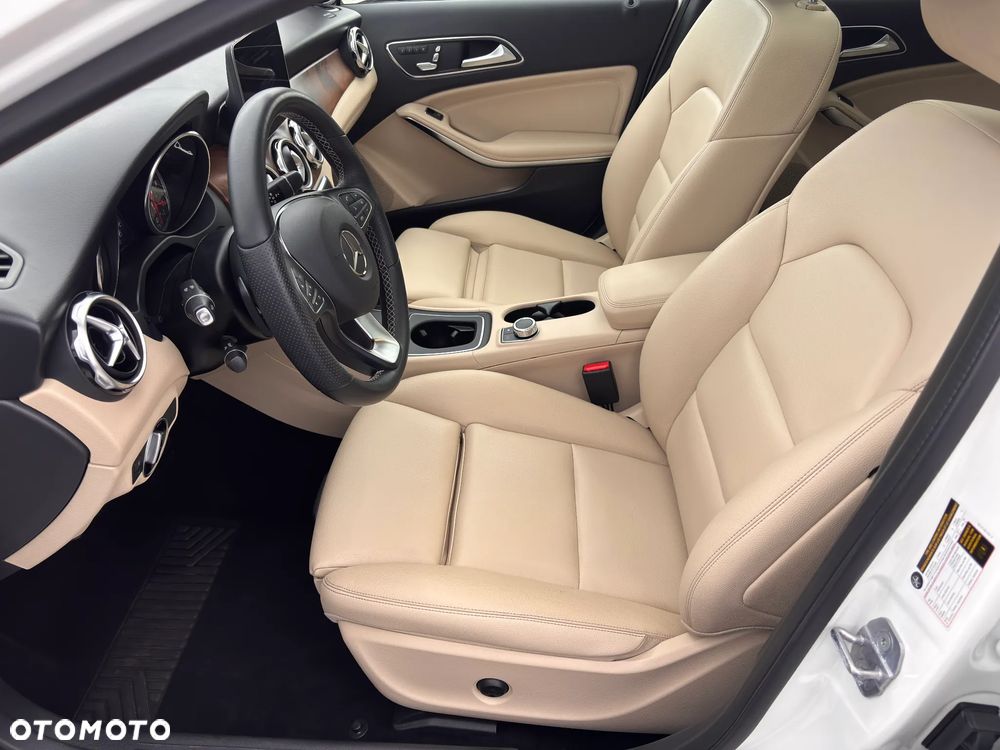Mercedes-Benz GLA 250 4Matic 8G-DCT Edition 1 - 25