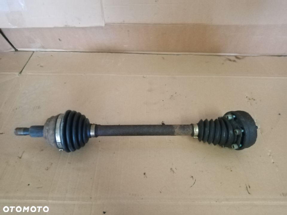 Półoś lewa krótka półośka VW Bora 1.4 16V - 2
