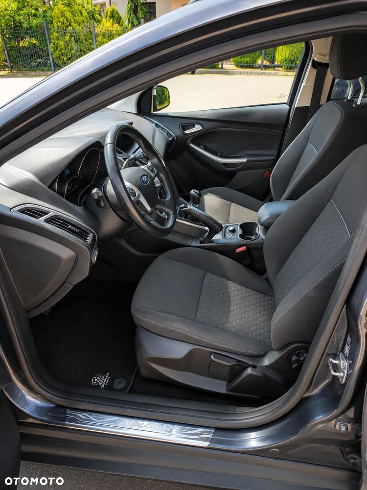Ford Focus 1.0 EcoBoost Ambiente - 9