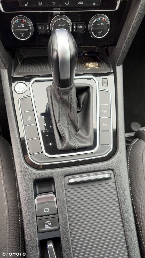 Volkswagen Passat - 22