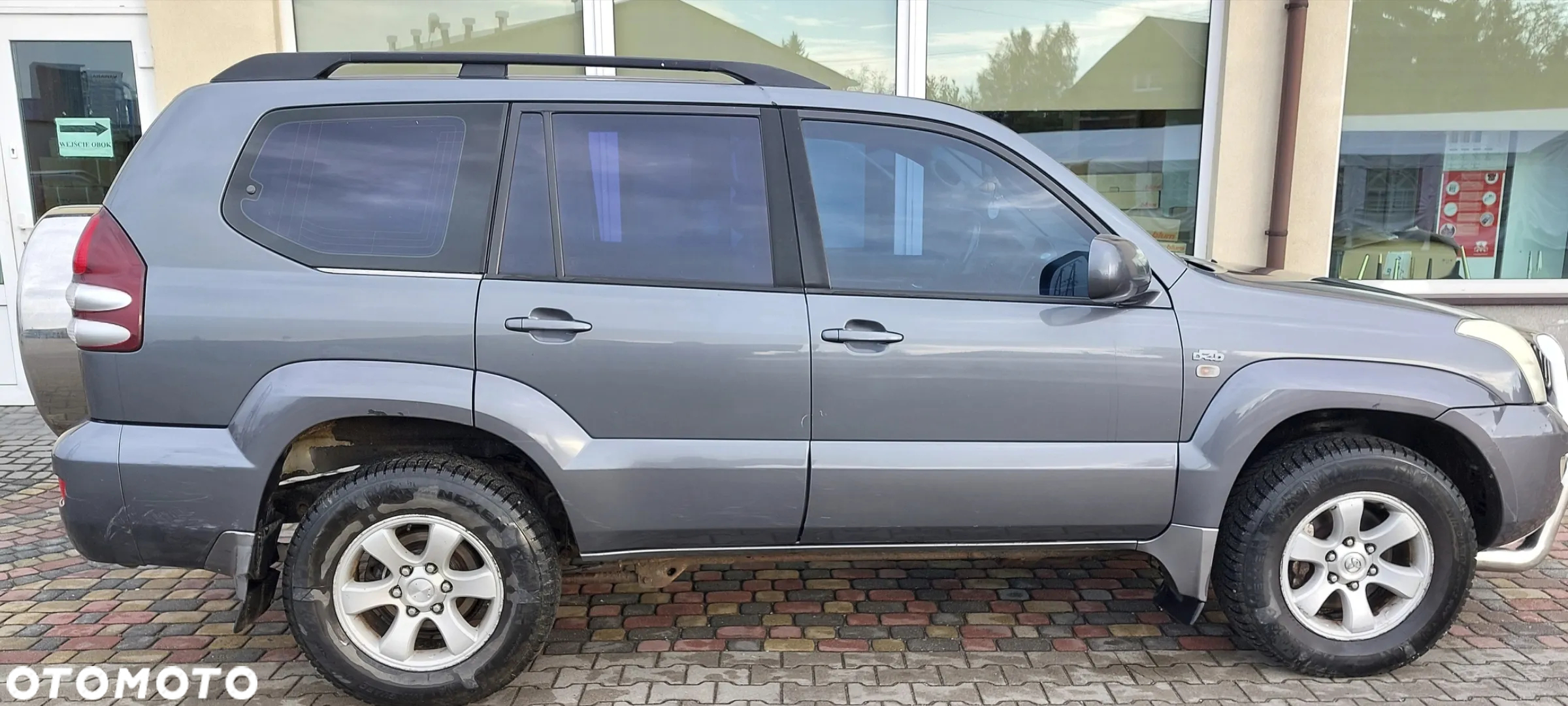 Toyota Land Cruiser - 2