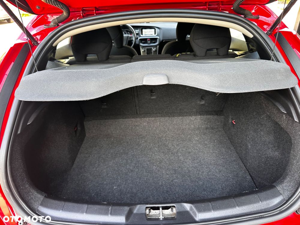 Volvo V40 D2 Momentum - 27