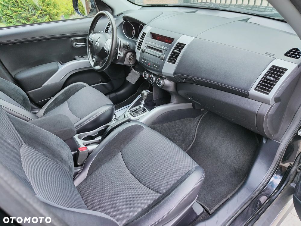 Mitsubishi Outlander 2.2 DI-D 4WD TC-SST Intense - 6