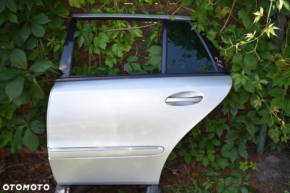 MERCEDES W211 KOMBI DRZWI LEWE TYLNE TYŁ 775 ORG - 1