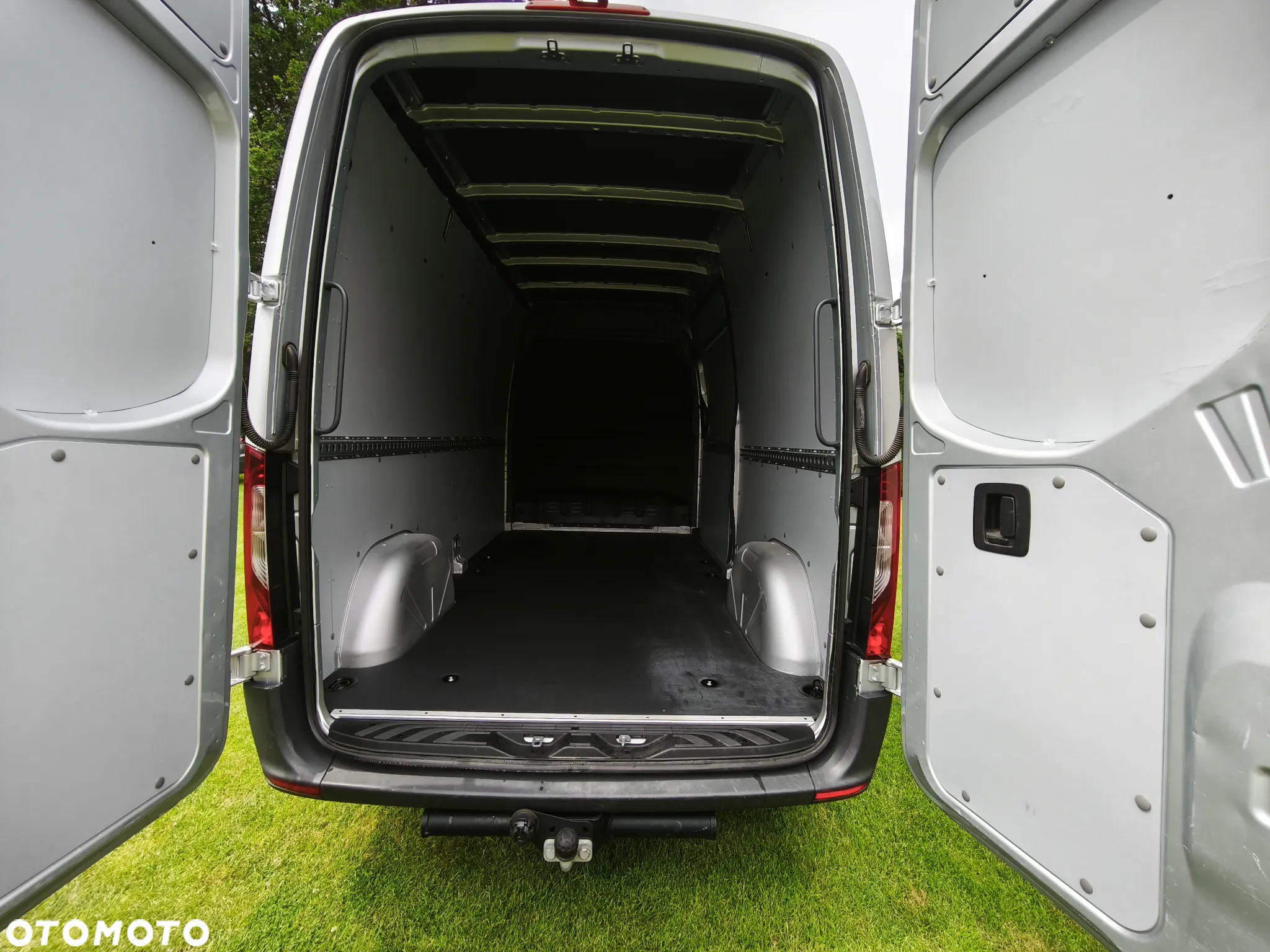 Mercedes-Benz Sprinter - 13