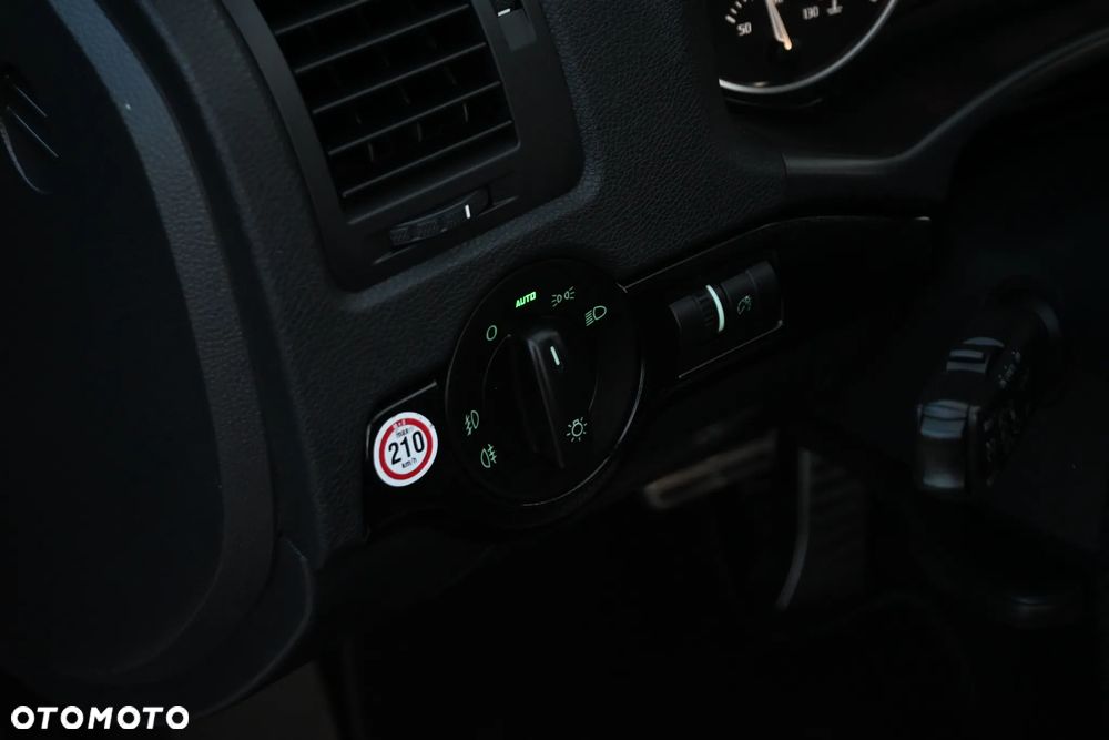 Skoda Octavia 2.0 TSI DSG RS - 36