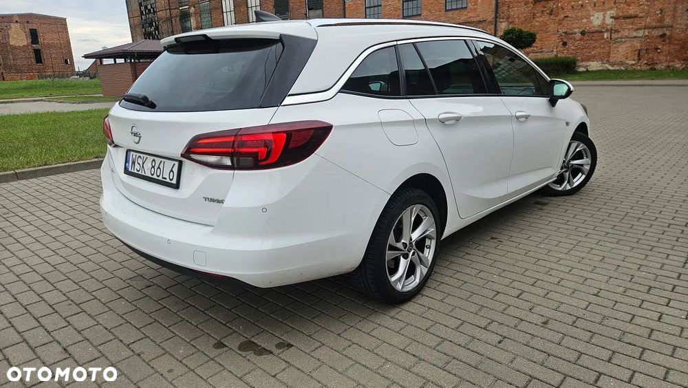 Opel Astra 1.4 Turbo Innovation - 4