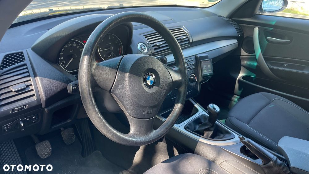 BMW Seria 1 118d DPF - 11