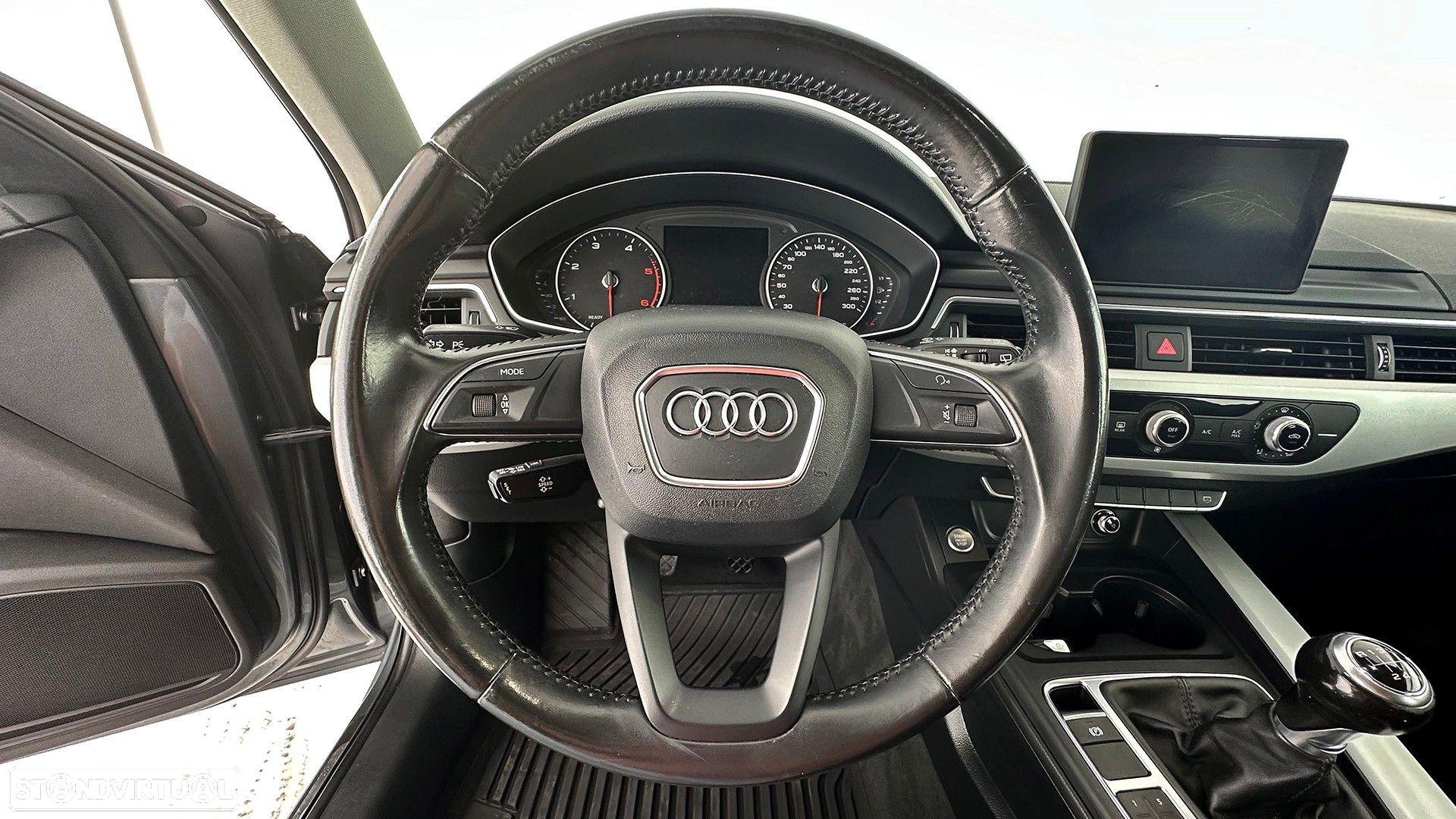 Audi A4 Avant 2.0 TDI Advance - 30