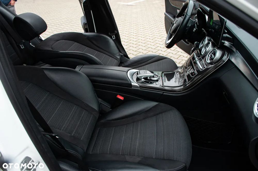 Mercedes-Benz Klasa C 200 7G-TRONIC AMG Line - 19