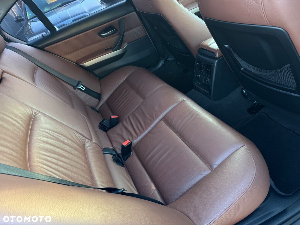 BMW Seria 3 318i Edition Exclusive - 21