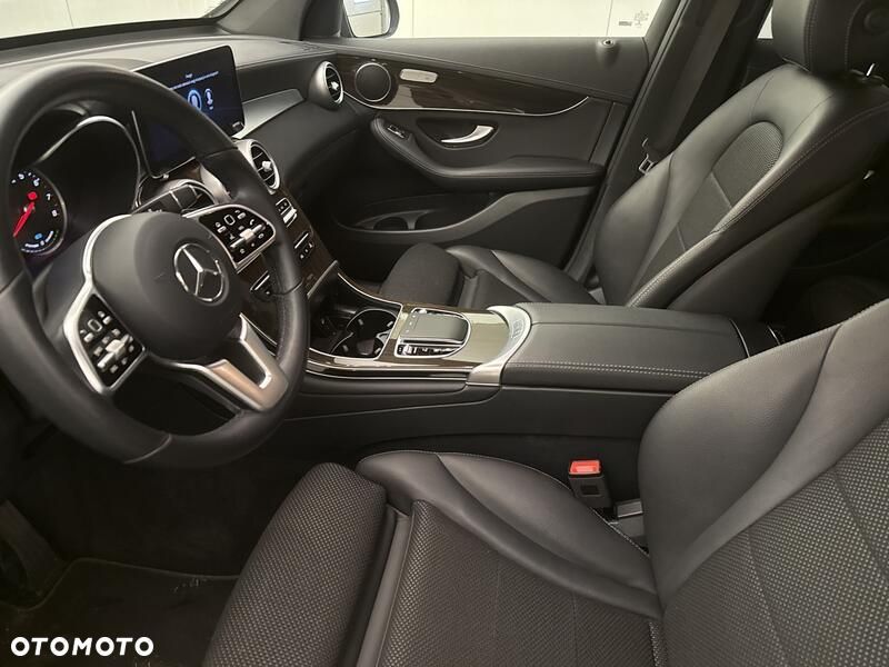 Mercedes-Benz GLC - 12