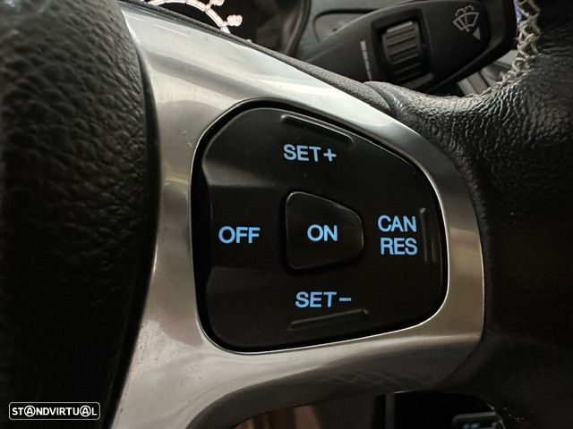 Ford Fiesta 1.0 EcoBoost S&S TITANIUM - 19