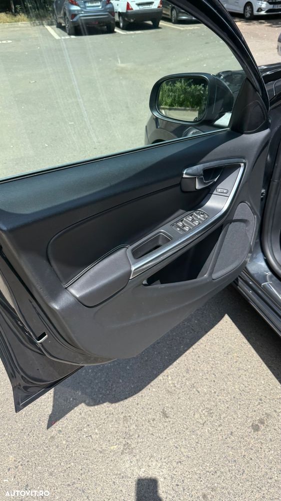 Volvo V60 D4 Geartronic Momentum - 14