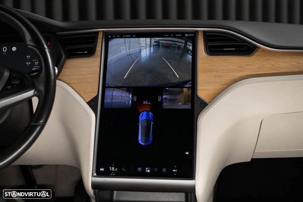Tesla Model S Standard Range - 18