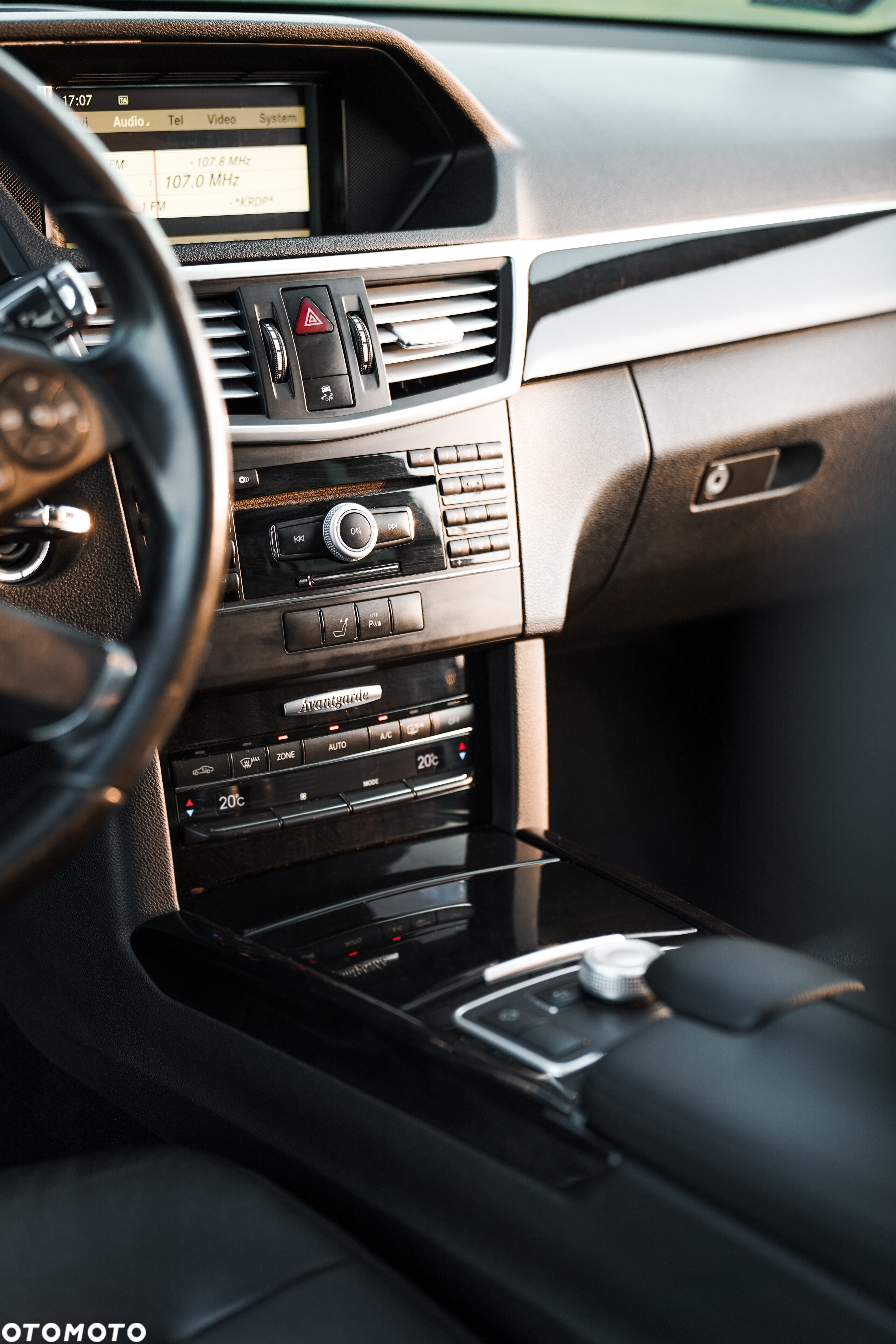 Mercedes-Benz Klasa E 350 T CDI DPF BlueEFFICIENCY 7G-TRONIC Avantgarde - 11