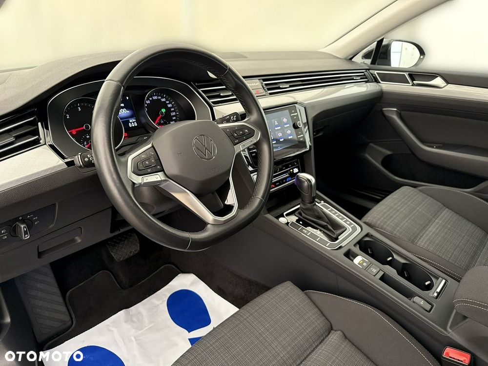 Volkswagen Passat - 14