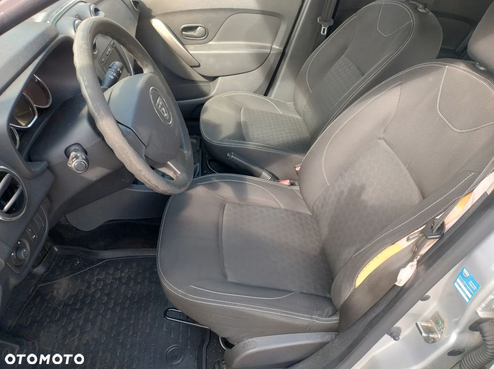Dacia Sandero 1.2 16V 75 Celebration - 13