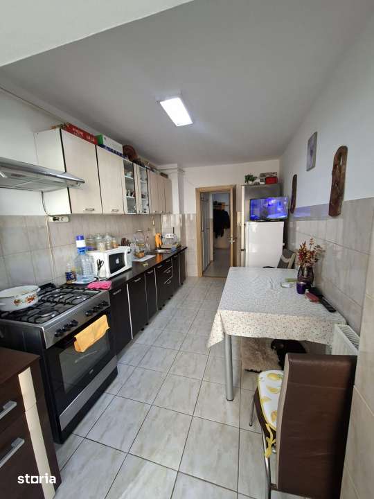 Apartament 3 camere, et. 2,  70 mp utili, Bd. Traian - Imagine principală: 4/14