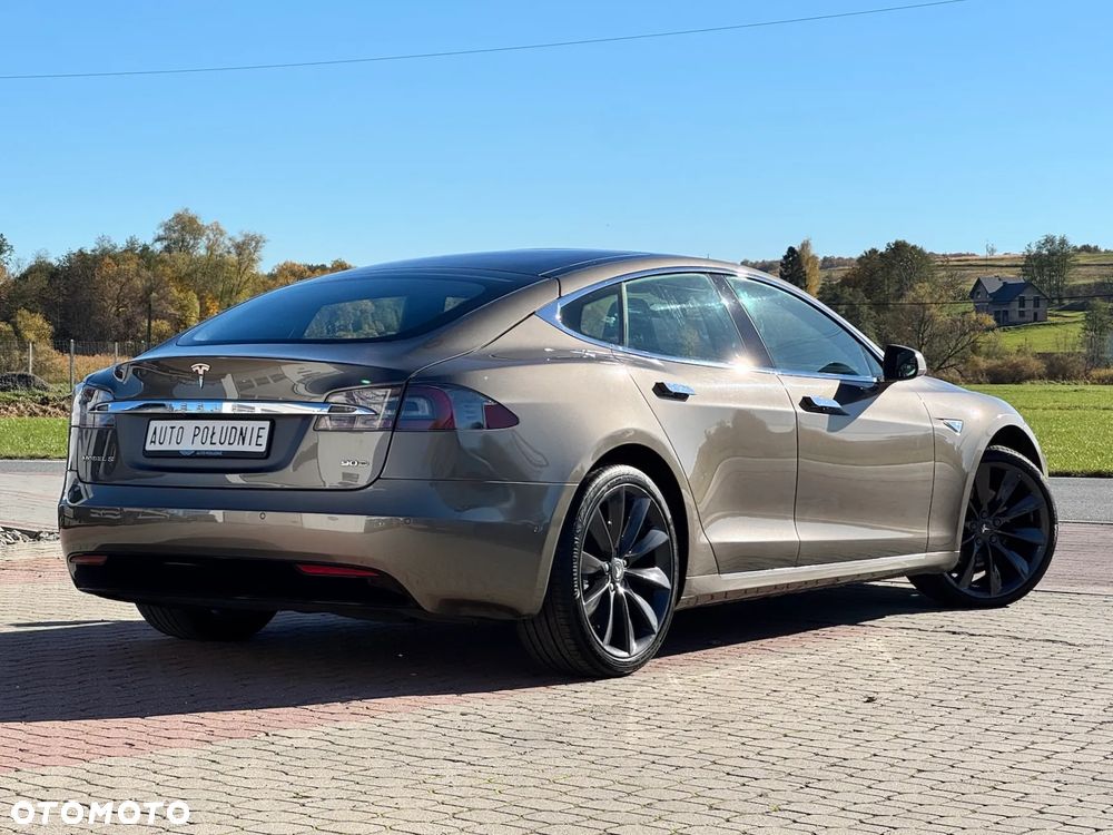 Tesla Model S Long Range Plus - 3