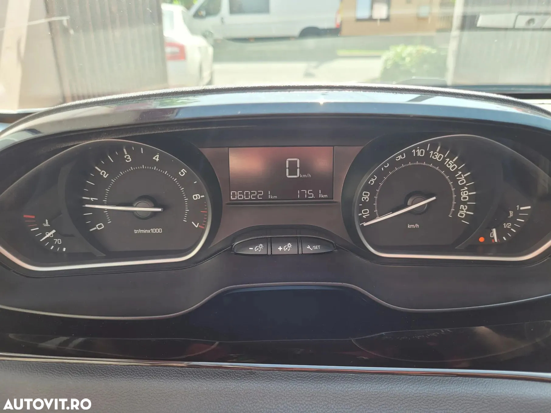 Peugeot 208 1.2 L PureTech Allure - 7