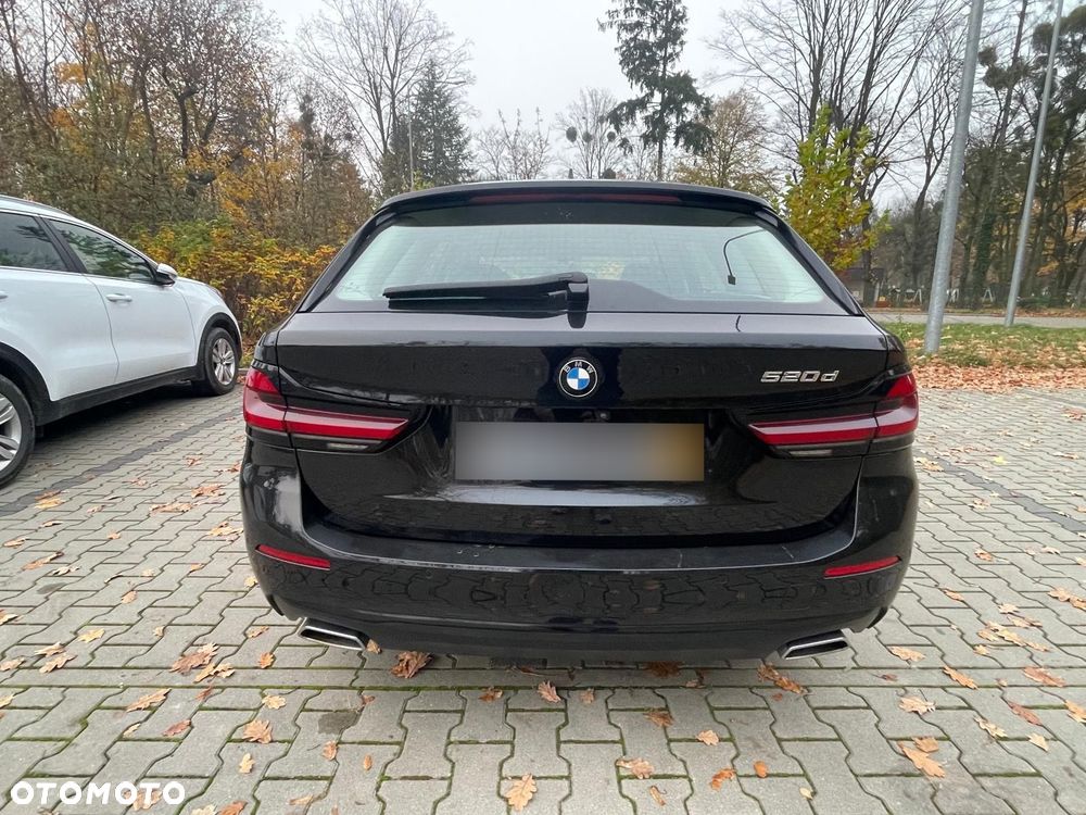 BMW Seria 5 520d Sport - 34