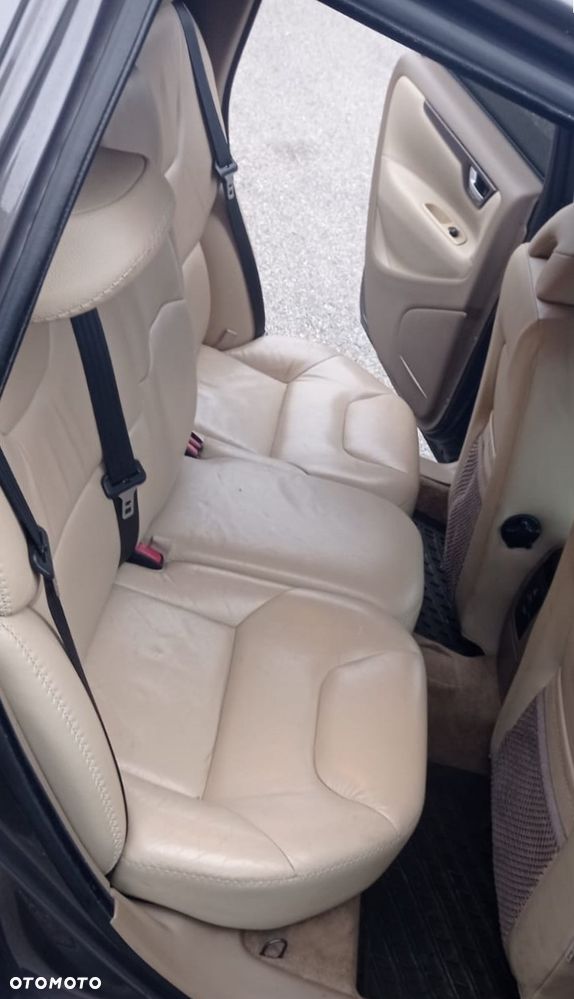 Volvo XC 70 AWD Momentum - 16