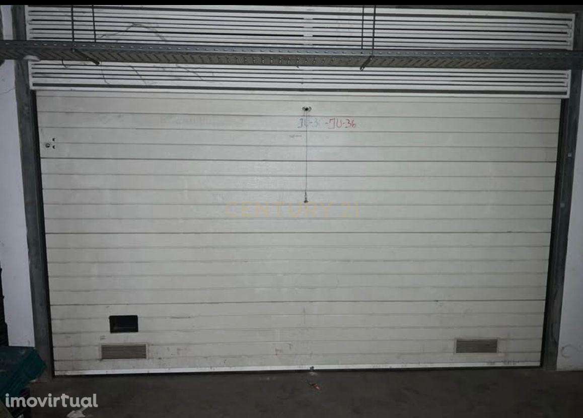 NÃO PERCA ESTA GRANDE OPORTUNIDADE!  GARAGEM EM BOX DE GRANDES DIMENSÕ - Grande imagem: 3/6