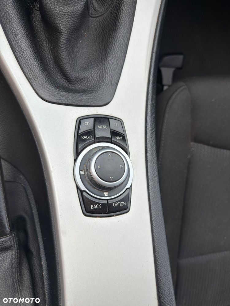 BMW Seria 3 320i - 16