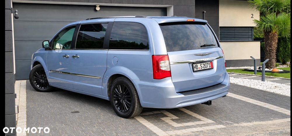 Chrysler Town & Country 3.6 Limited - 4