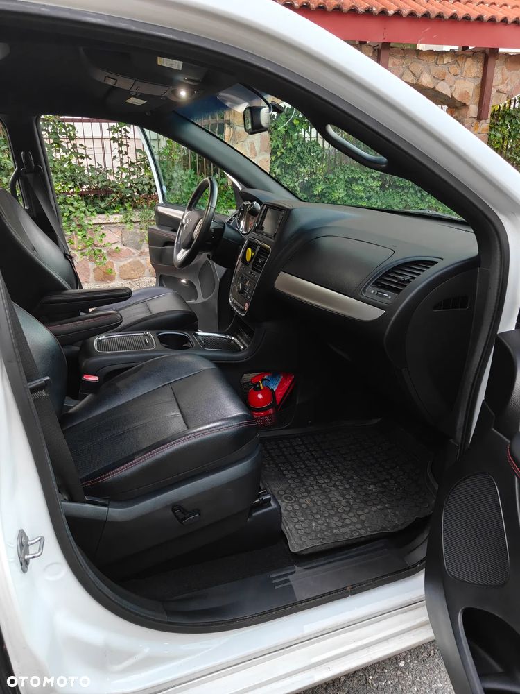 Dodge Grand Caravan 3.6 R/T - 15